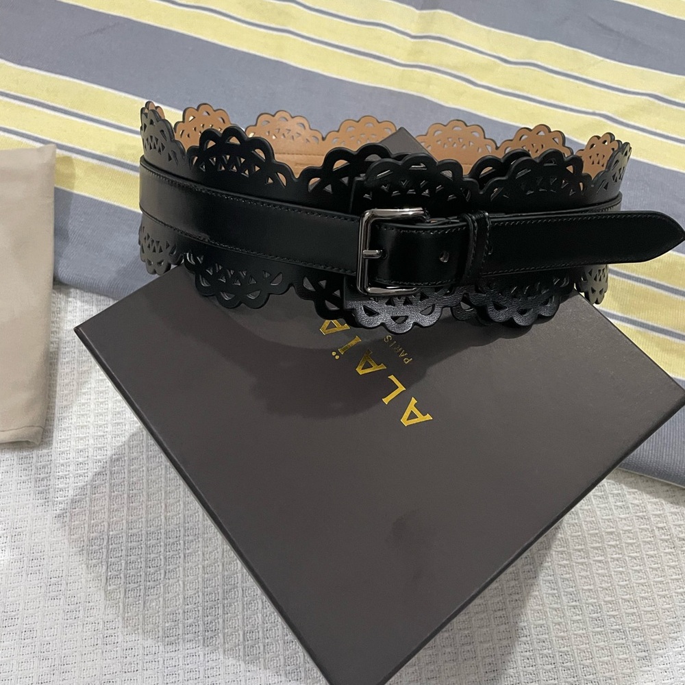 Alaïa Black Scalloped Laser-Cut Leather Waist Belt